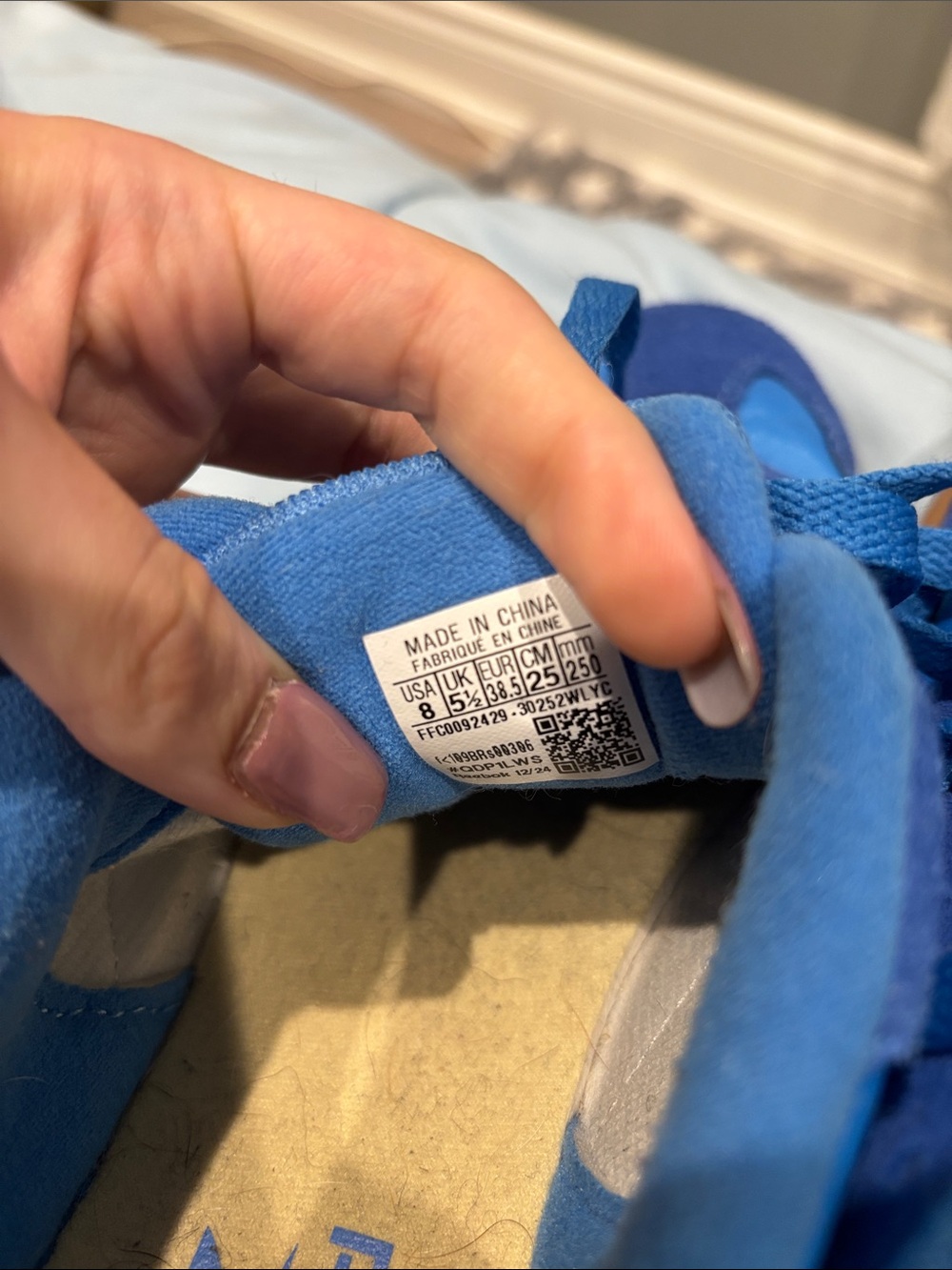 Blue Reeboks! - Picture 7 of 7